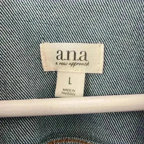 A.n.a Denim Jacket Size Large NEW - Picture 3 of 4